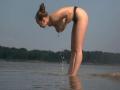 Tetona amateur pillada desnuda en la playa