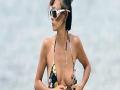 A Bai Ling se le escapa una teta