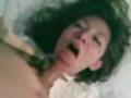 Hombre maduro ensea a cojer a esta jovencita guarra